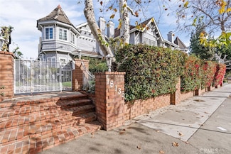 18135 Burbank Blvd Unit 2, Tarzana, CA 91356