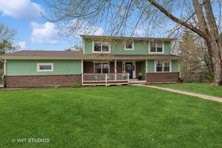 1465 Robincrest Ln, Lindenhurst, IL 60046