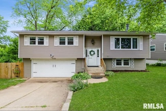 3071 S Hampton Dr, Bettendorf, IA 52722