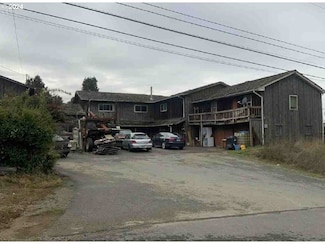830 3rd St SE, Bandon, OR 97411