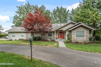 204 Observation Dr, Yakima, WA 98901