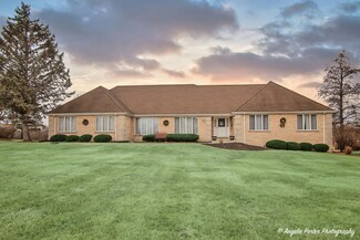 25158 N Ivy Ln, Hawthorn Woods, IL 60047
