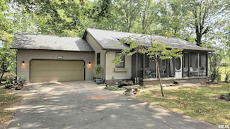 12196 Laguna Dr, Marion, IL 62959