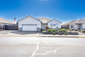 2338 Rabun Way, Central Point, OR 97502