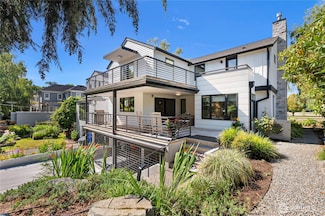 1633 E Calhoun St, Seattle, WA 98112
