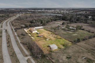 1815 Thomas Rd, Baytown, TX 77521