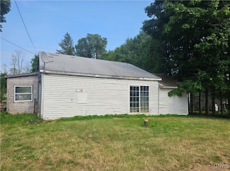 2514 North Rd, Oriskany Falls, NY 13425