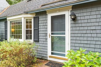 73 Ward Cir, Brunswick, ME 04011