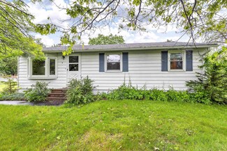 6 Cheyenne St, Dover, NH 03820