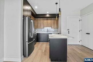 2021 Jones Rd Unit 106, Fort Lee, NJ 07024