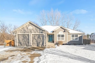 805 NW Hawthorn Ct, Grain Valley, MO 64029