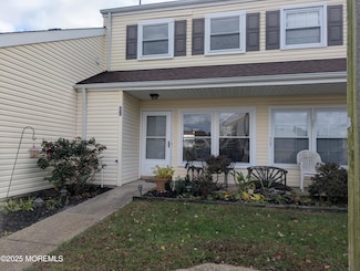 19 Gibraltar Ct Unit 33B, Barnegat, NJ 08005