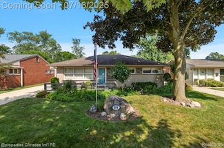 304 Huntley Ave, Clawson, MI 48017