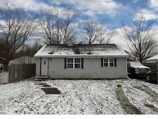 208 Dewey St, Dowagiac, MI 49047