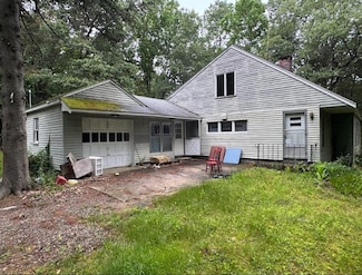 704 Crystal St, Haverhill, MA 01832