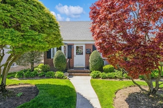 266 Semton Blvd, Franklin Square, NY 11010