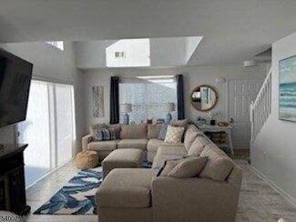 61 Sylvia Ln, Manahawkin, NJ 08050