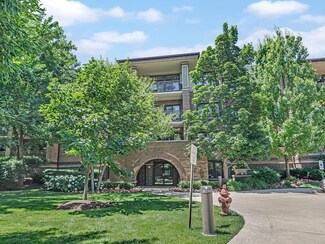 9200 E Prairie Rd Unit 403B, Evanston, IL 60203