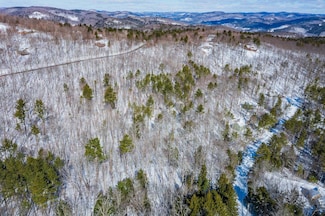 5417 Fletcher Ln, Hartford, VT 05059