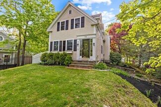 56 Elm St, Hingham, MA 02043