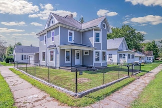 309 Blackhawk St, Reinbeck, IA 50669