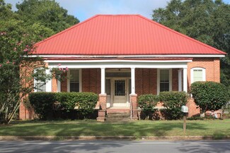 307 Hancock St N, Fort Gaines, GA 39851