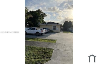 415 NW 60th Way, Hollywood, FL 33024