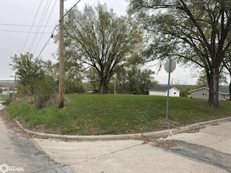 1408 Adams St, Corning, IA 50841