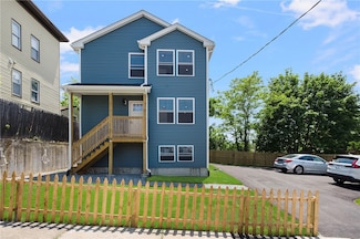 284 High St Unit 1, Woonsocket, RI 02895