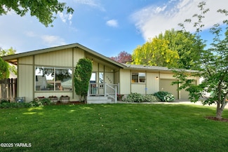 3204 Clinton Way, Yakima, WA 98902