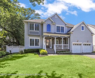 8 Spaulding Place, Monmouth Beach, NJ 07750