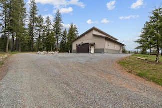 22711 E Blanchard Rd, Newport, WA 99156