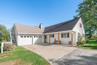 10266 Pritchard Rd, Hinckley, IL 60520