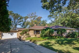 0S734 Forest St, Winfield, IL 60190