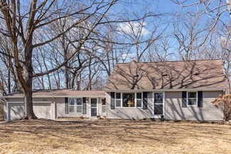 4135 Glacier Ln N, Plymouth, MN 55446