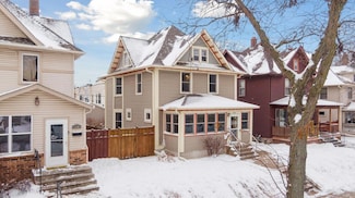 904 Dayton Ave, Saint Paul, MN 55104