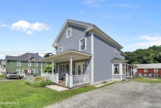 125 Center St Unit 2, Lee, MA 01238