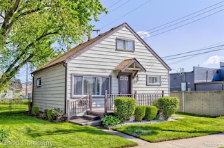 30 W Kalama Ave, Madison Heights, MI 48071