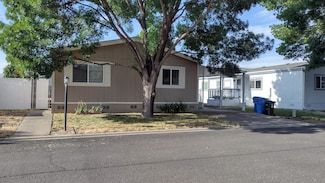 633 E Archwood Dr Unit 128, Eagle Point, OR 97524