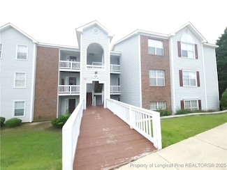 201 Waterdown Dr, Fayetteville, NC 28314