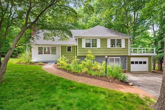 67 Ridge Rd, Hartsdale, NY 10530