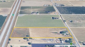 7627 S Cherry Ave, Fresno, CA 93725
