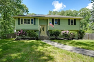 93 Acorn St, Millis, MA 02054