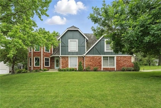3632 NW Blue Jacket Dr, Lees Summit, MO 64064