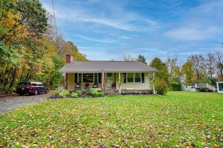 108 High St, Plainville, MA 02762