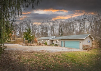 20860 Newcastle Rd, Gambier, OH 43022