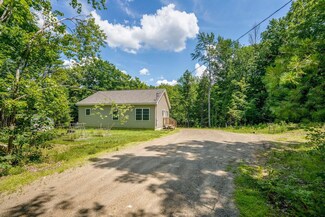 942 Pond Rd, Manchester, ME 04351