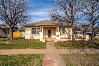 813 E Reynolds St, Stamford, TX 79553
