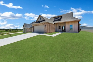 105 Hall St, Glen Rose, TX 76043