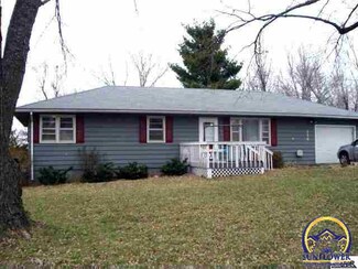 112 W 4th St, Hoyt, KS 66440